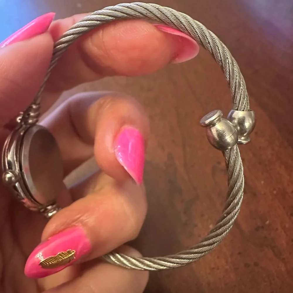 Vintage Silver Watch with Twisted Band - Picture 3 of 4